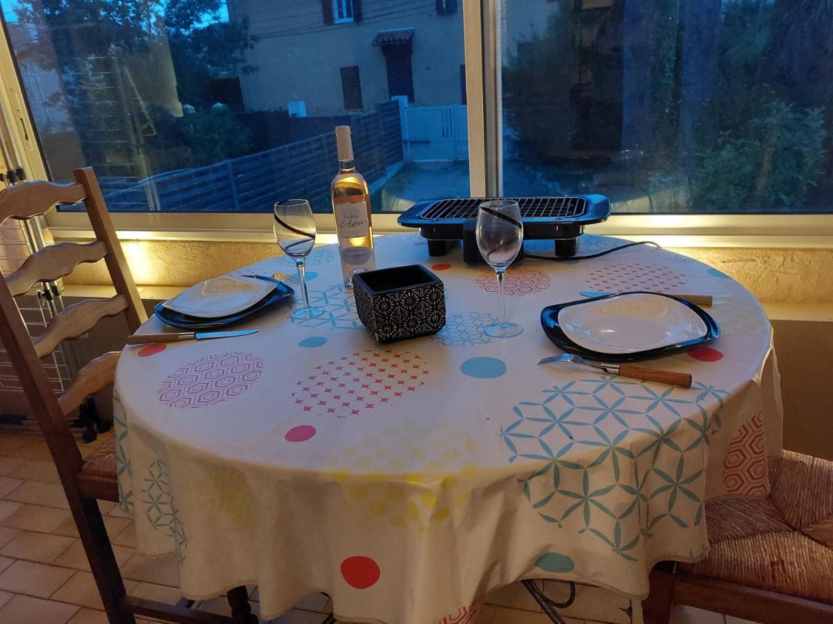 Home tranquille dans la cité du mimosa - Axelle Loc'Appart Mandelieu Extérieur photo